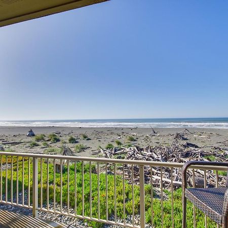Quiet Waterfront Escape With Hot Tub And Beach Access! Gold Beach Exterior photo