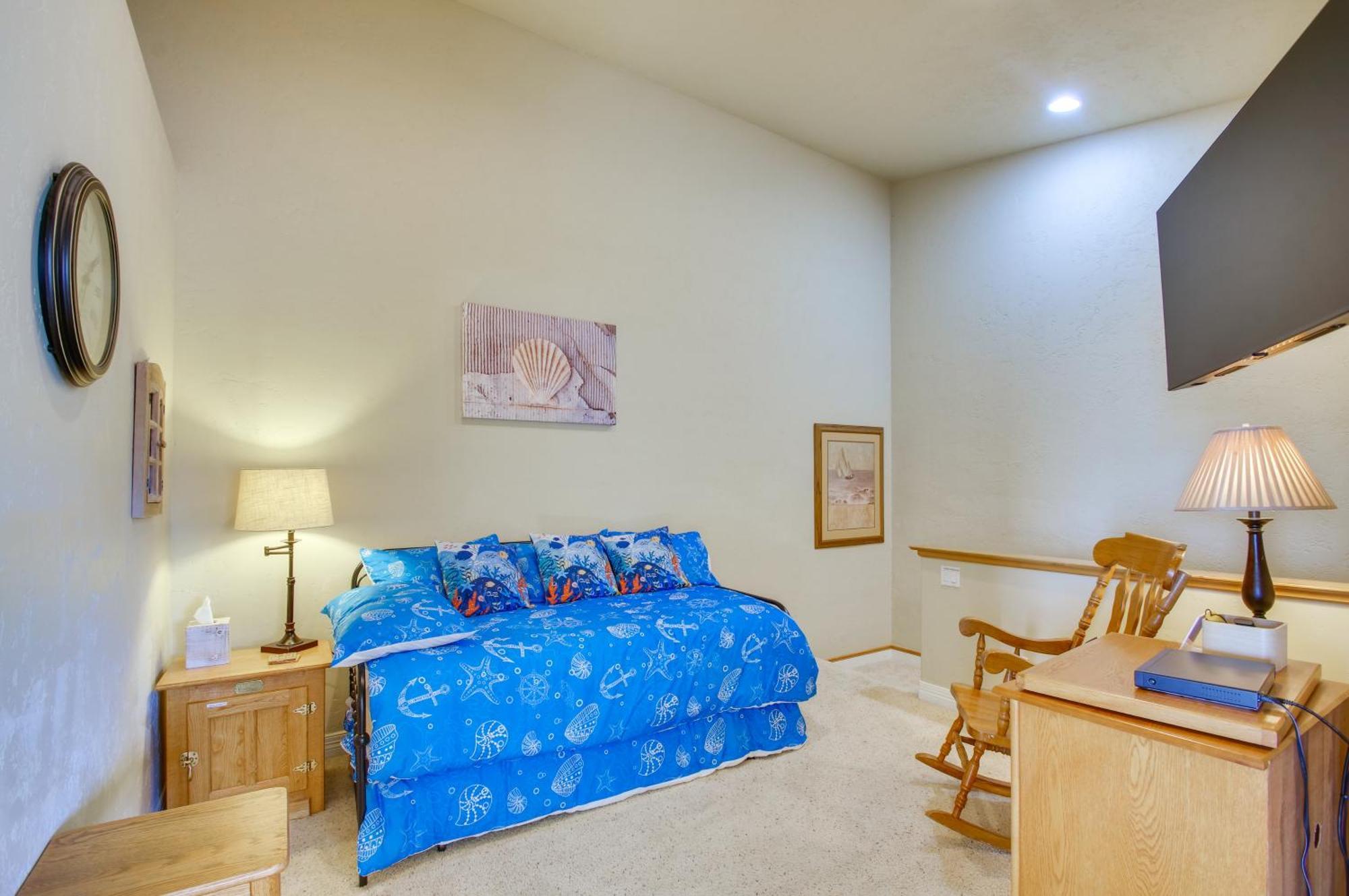 Quiet Waterfront Escape With Hot Tub And Beach Access! Gold Beach Exterior photo
