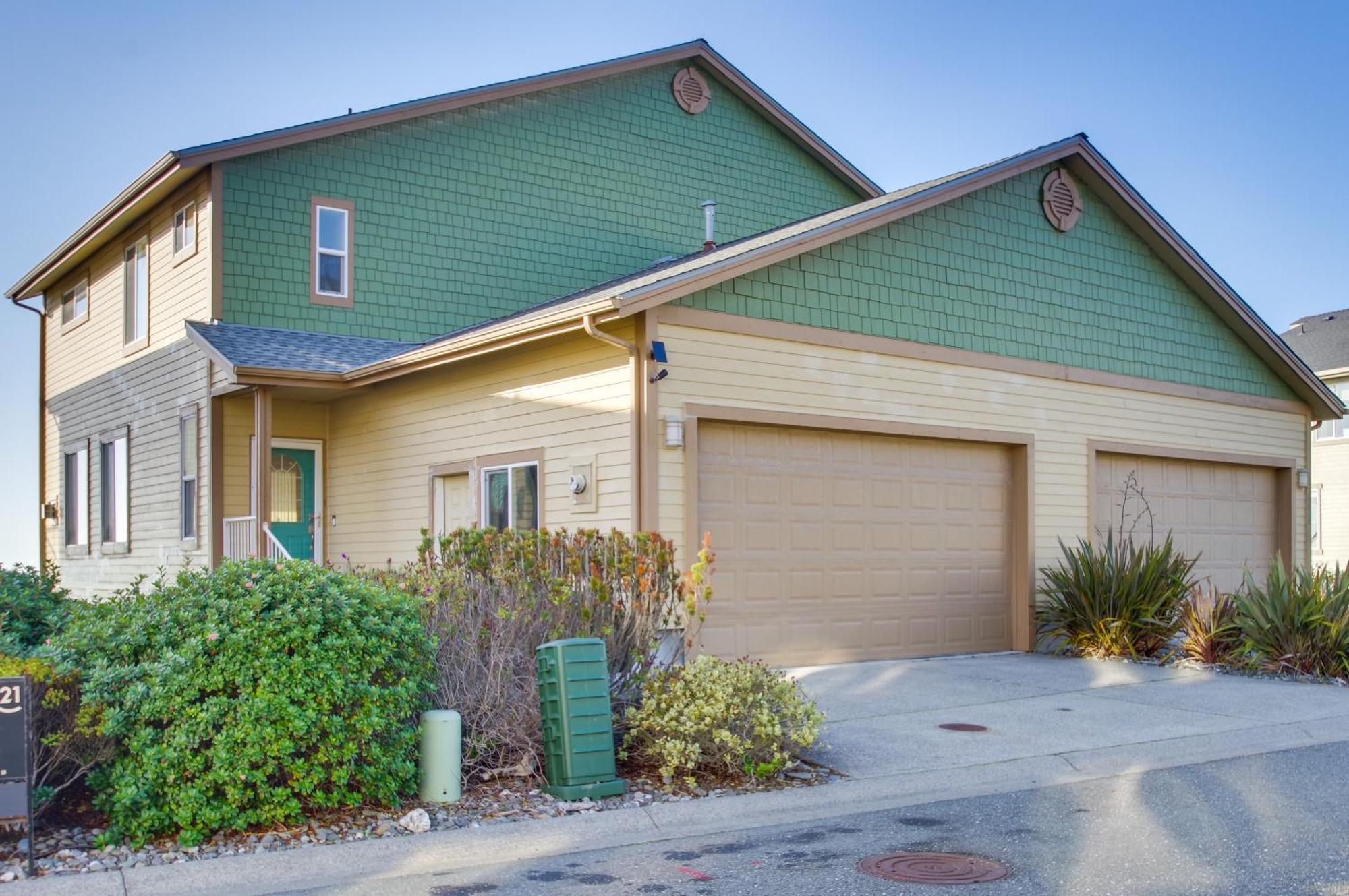 Quiet Waterfront Escape With Hot Tub And Beach Access! Gold Beach Exterior photo