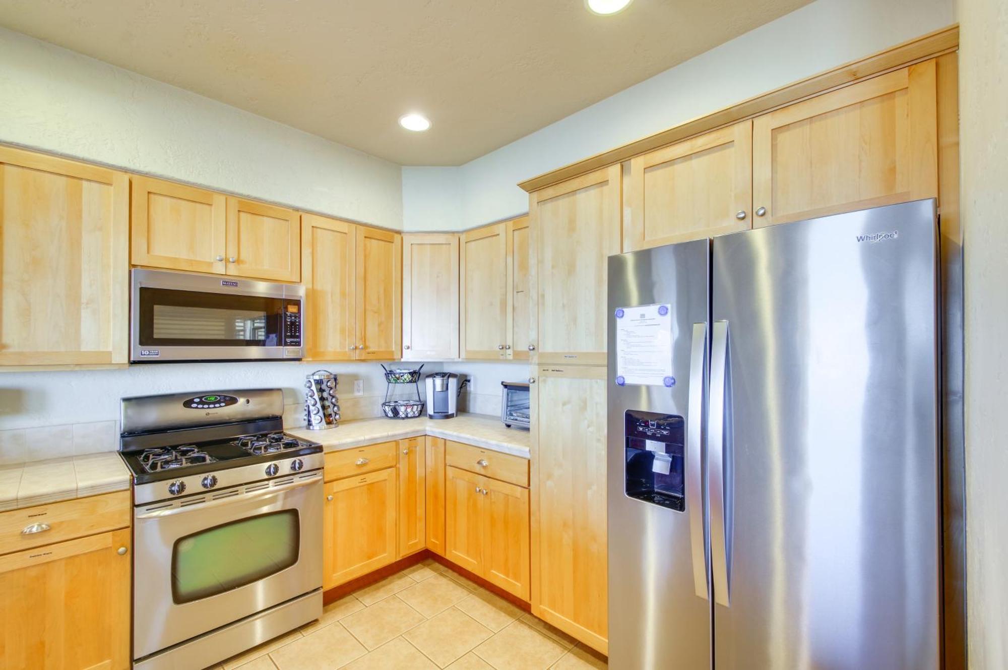 Quiet Waterfront Escape With Hot Tub And Beach Access! Gold Beach Exterior photo