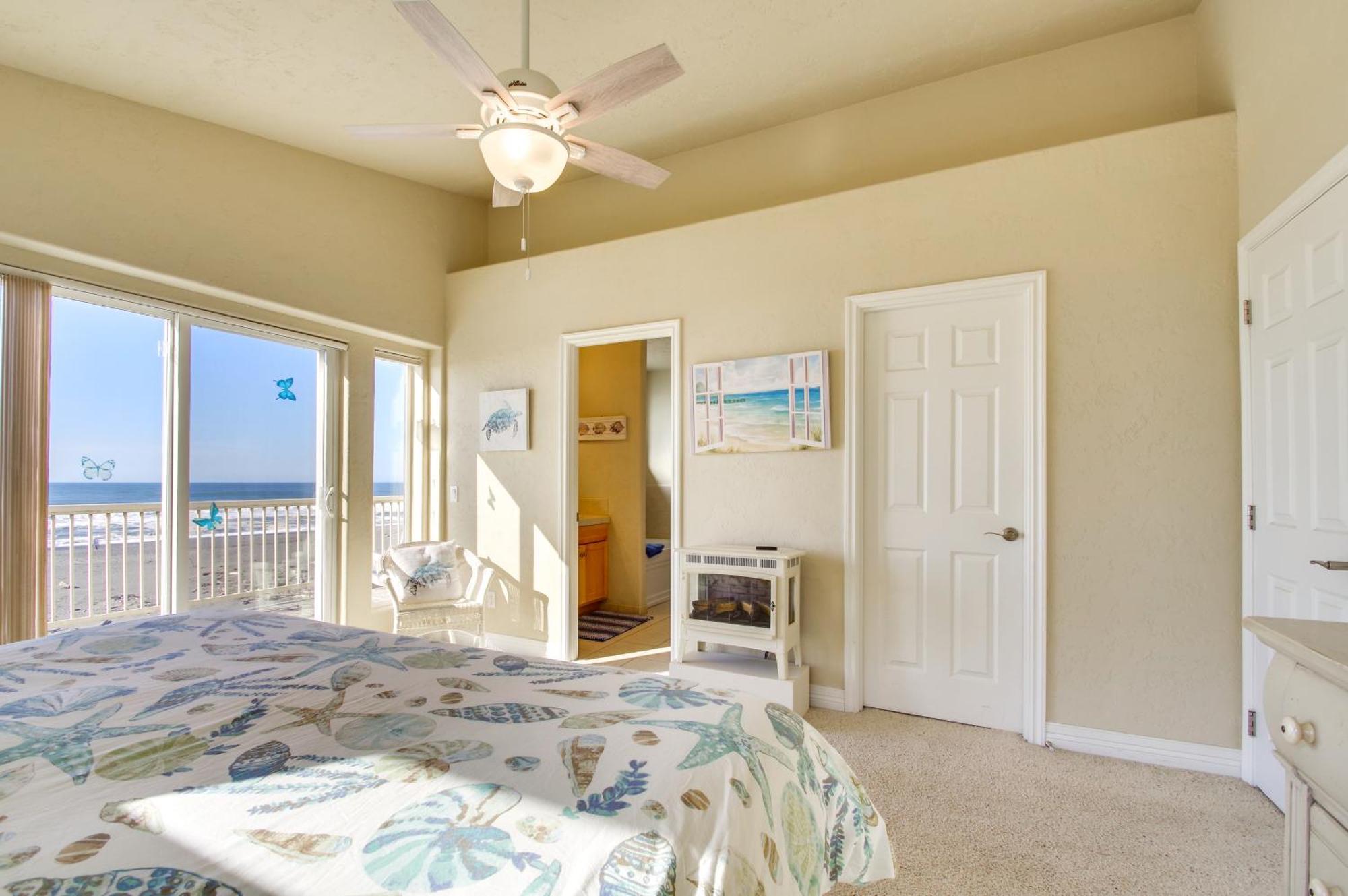 Quiet Waterfront Escape With Hot Tub And Beach Access! Gold Beach Exterior photo